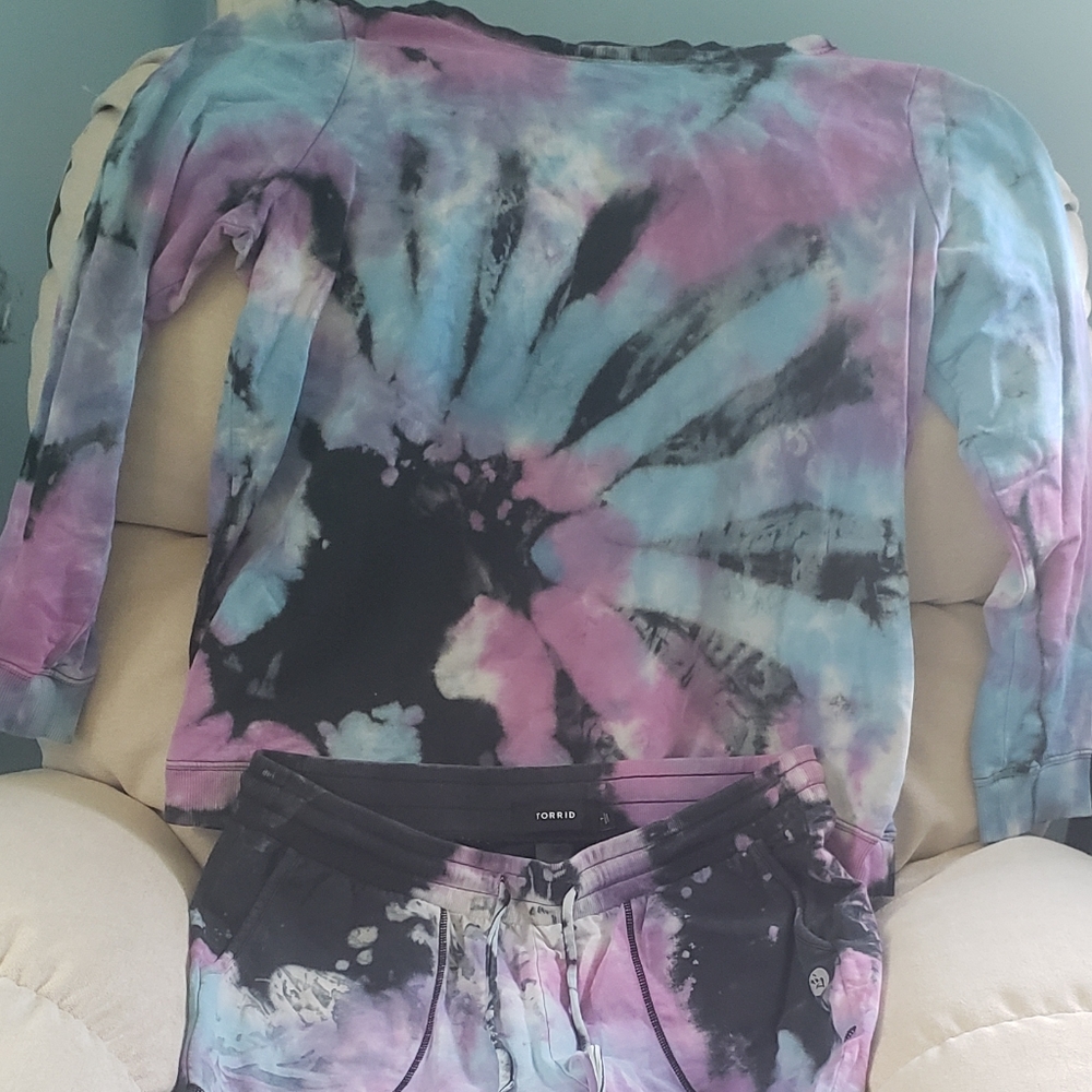 Tie die sweatshirt and jogger set